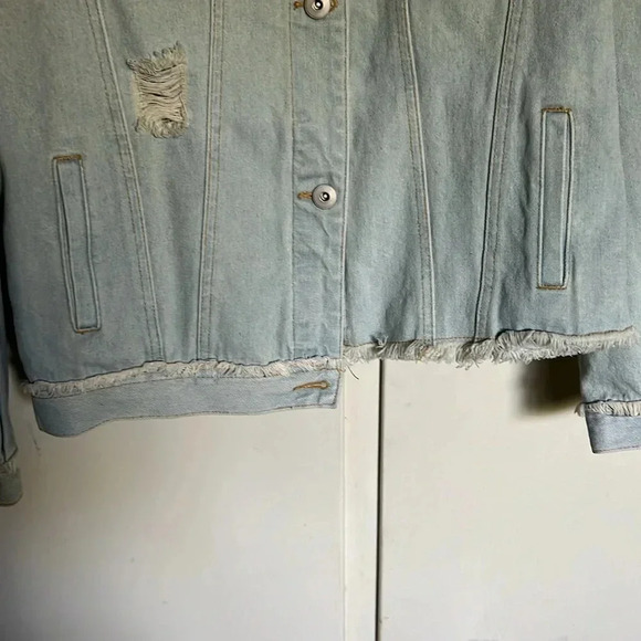 POL Shimmering Jewel Denim Jean Jacket Beaded Distressed Size Large - Picture 14 of 16